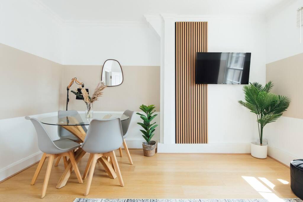 Charming 2 Bedroom Flat In The Heart Of Kings Cross, London Eksteriør bilde